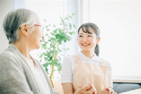 介護 職 女性 モテ る|【モテる女性介護職員とは？】利用者から人気がある。